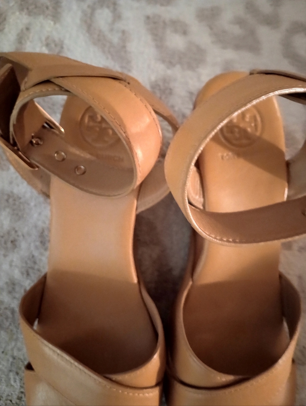 Tory Burch Almita Wood Wedge Platform Leather Sandals - Picture 5 of 10